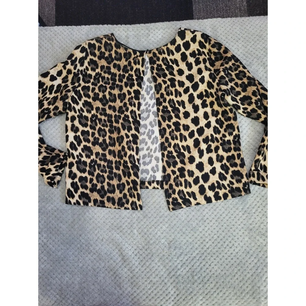 EUC Zara Basics leopard print flyaway long sleeve blouse size xl